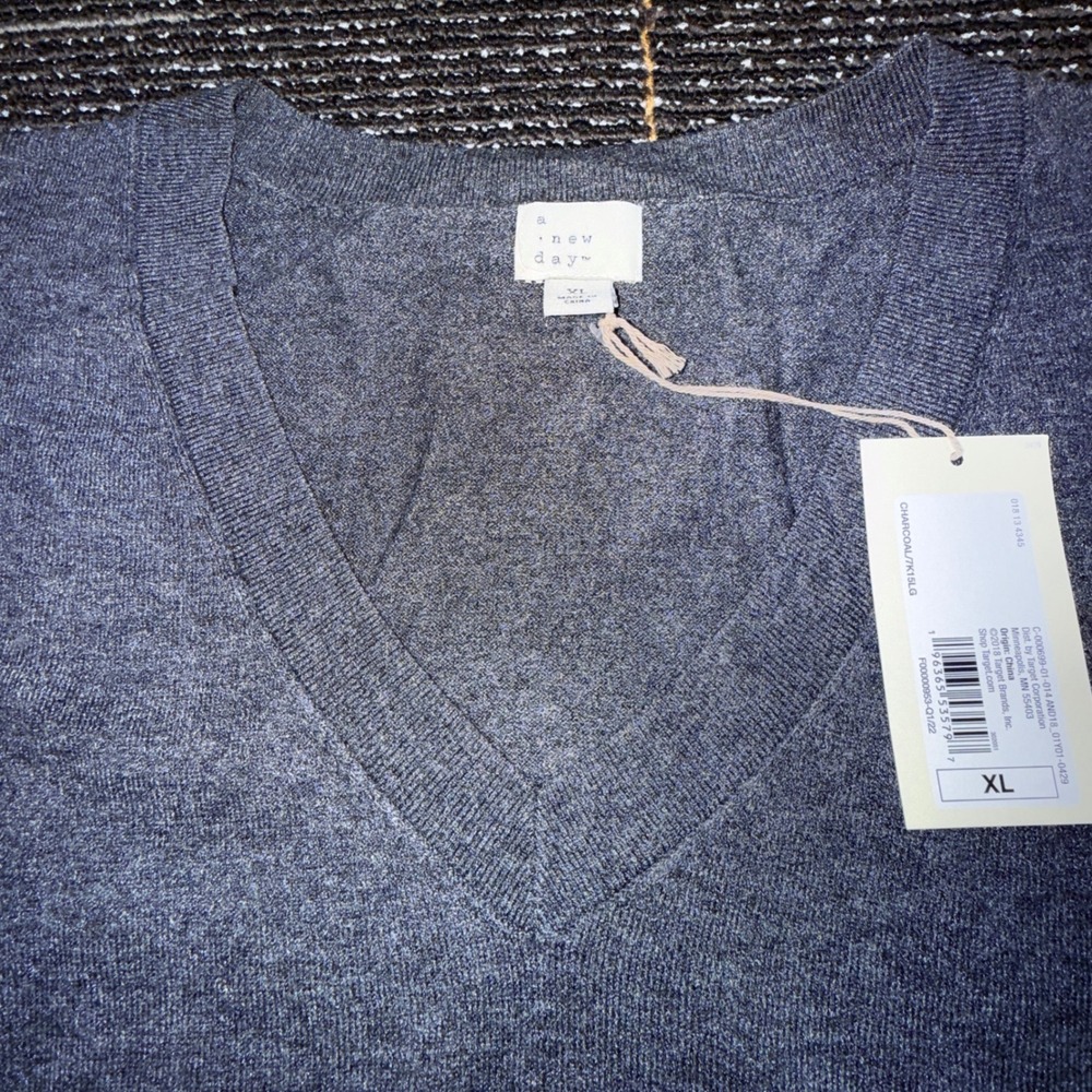 A New Day V-Neck Sweater Women XL NEW Charcoal Grey Relaxed Knit Pullover - Picture 3 of 7